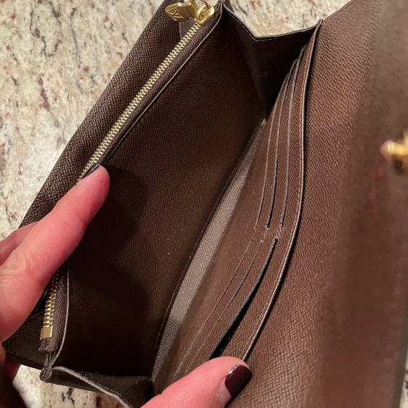 *SOLD* Louis Vuitton Sarah Wallet Damier Ebene - Picture 4 of 16